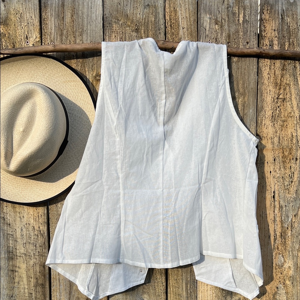 White Linen Vest with Wooden Buttons - Picture 2 of 3